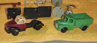 Pt. colectionari modelism feroviar HORNBY &amp;ndash; MECCANO LIVERPOOL ( 1960 ) DIVERSE ACCESORII DI METAL foto