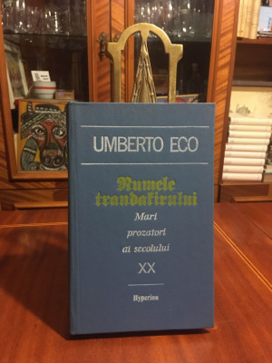 Umberto ECO - NUMELE TRANDAFIRULUI (ediție superbă - Ca nouă!) foto