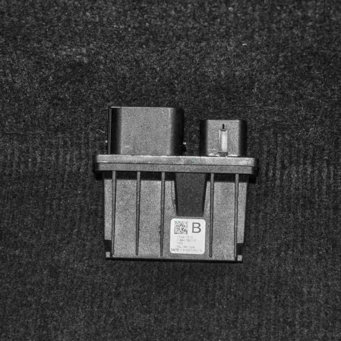 Alt modul de control VW PASSAT B7 362 2011 OEM: 7N0941329 2215803