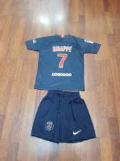 SET ECHIPAMENT MBAPPE PSG SEZON 2019-2020 6-15ANI foto