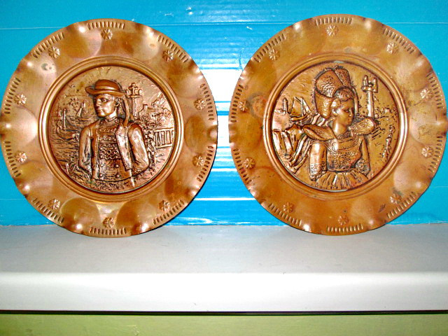 5802-Aplice Barbat-Femeie si Peisaj marin vechi in relief cupru in patina bronz.