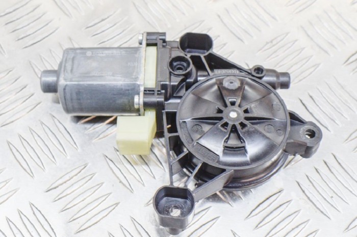 Motor macara geam ușă dreapta față VW TIGUAN AD1 2017 OEM: 0130822077,5Q0959801C 11480570
