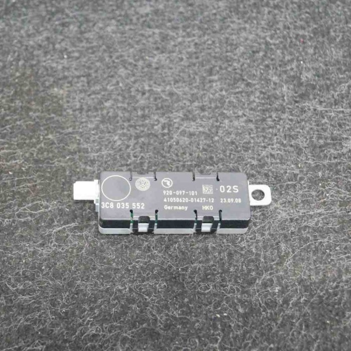 Amplificator de antena VW PASSAT CC 357 2008 OEM: 3C8035552
