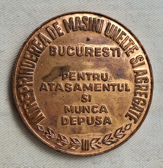 Pt atasamentul si munca depusa Intrep de masini unelte si agregate, medalie 1981