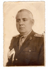 Fotografie veche - Militar / Capitan in uniforma cu eghilet - cca. 1940 foto