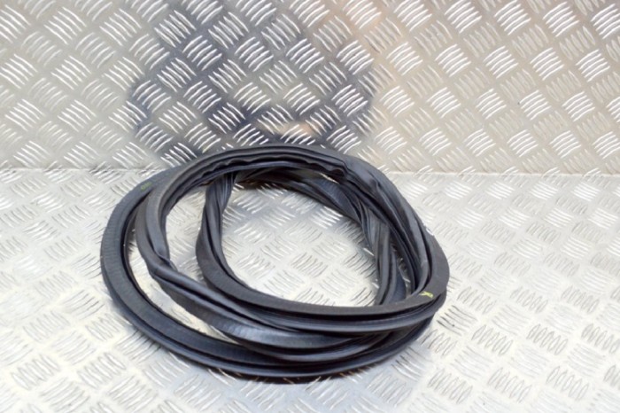 Garnitura ușă dreapta spate AUDI A3 Limousine 8VS, 8VM 2015 OEM: 8V5833721 | 11623875