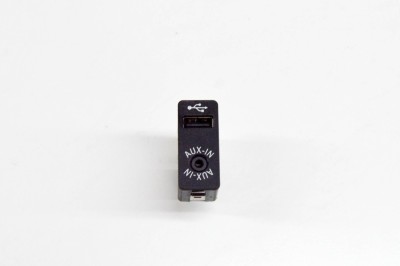 Port USB/AUX-In BMW 6 Coupe F13 2013 OEM: 9237654 17446230 foto