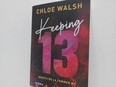 Keeping 13 Chloe Walsh foto