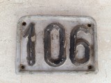 Număr de casă vechi, fontă