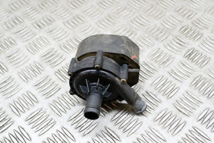 Pompa de apa auxiliara TESLA MODEL S 2016 OEM: 1037327-00-F 14675101