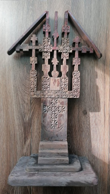Troita lemn stil neoromanesc foto