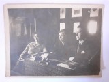 Fotografie dimensiune CP de grup cu 3 persoane