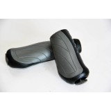 Set 2 mansoane bicicleta D2-TC-G142, stanga 135mm, dreapta 92mm, culoare gri/neg... Cod:A002