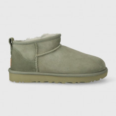 UGG cizme de zăpadă din piele întoarsă Classic Ultra Mini culoarea verde, 1116109