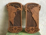 Doua plachete in stil Art Nouveau Iisus Hristos si Fecioara Maria / placaj decupat si pirogravat anii 70-80 !