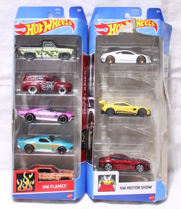 Set Hot Wheels 5 masinute HW Flames + 3 masinute HW Motor Show