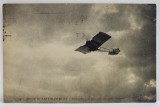 APARATUL LUI SANTOS DUMONT &#039;&#039; DEMOISELLE &#039;&#039; , IN PLIN ZBOR DEASUPRA CAMPULUI , FRANTA , FOTOGRAFIE TIP CARTE POSTALA , 1913
