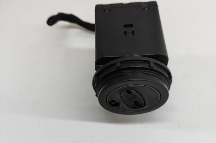 Butuc de contact PORSCHE CAYENNE 92A 2011 OEM: 7PP905865E,7PP.905.865.E 30000441