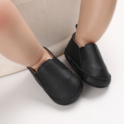 Pantofiori negri tip mocasini (Marime Disponibila: 3-6 luni (Marimea 18 foto