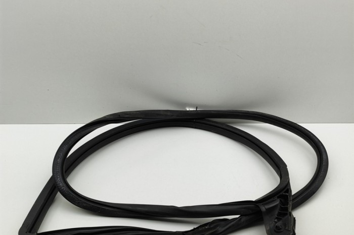 Garnitura ușă st&acirc;nga față AUDI A5 F53 2019 OEM: 8W6831707 | 31724820