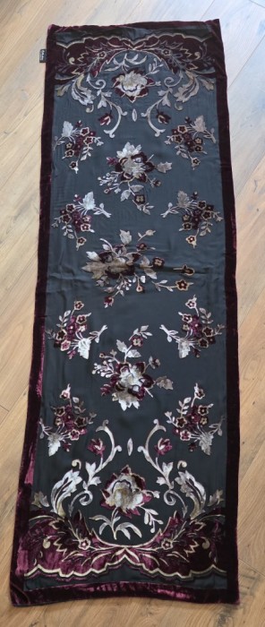 EȘARFĂ DAMA LATA SI LUNGA DIN MĂTASE NATURALA SI V&Acirc;SCOZĂ FINA