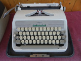 Masina de scris portabila Adler junior-e