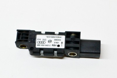 Senzor de impact st&amp;acirc;nga spate VW PHAETON 3D_ 2004 OEM: 4B0959643C 13563784 foto