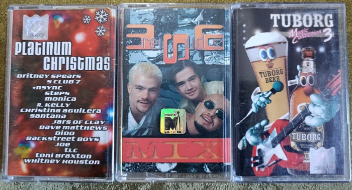 3 casete cu muzică Rom&acirc;nească și Internațională