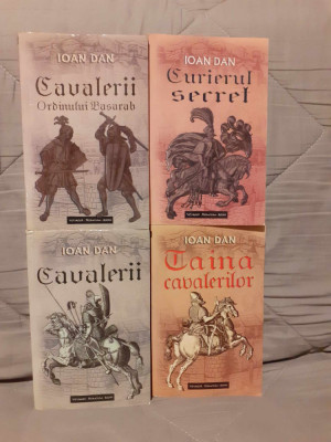 CURIERUL SECRET+CAVALERII CICLUL-IOAN DAN (2 VOLUME PREZINTA ONDULARI-VEZI FOTO) foto