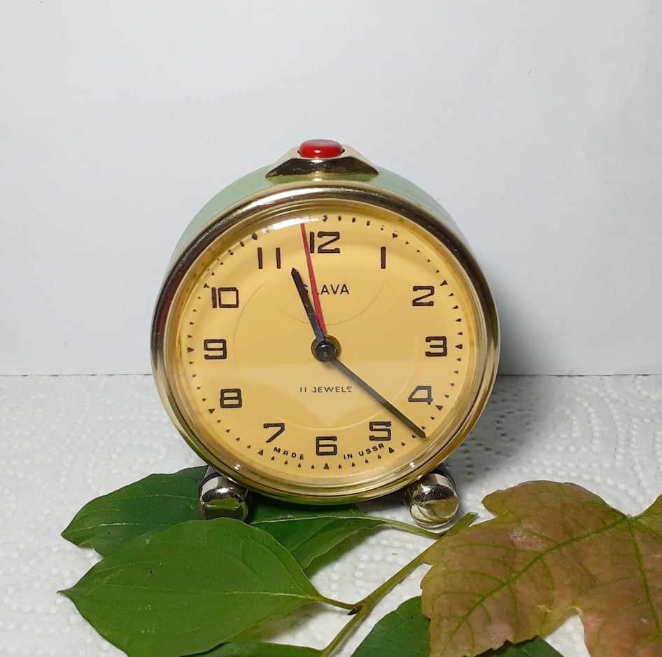Ceas de masa mecanic SLAVA_vintage | arhiva Okazii.ro