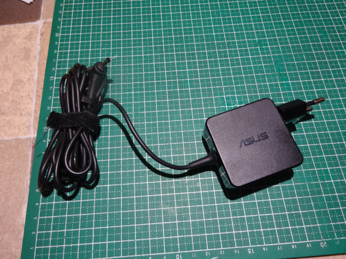 Alimentator /incarcator laptop Asus 19v/1,75A EXA1206EH