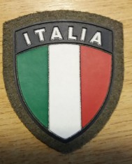 C7 58 - Ecuson tematica nationala - steag - Italia - piesa de colectie!