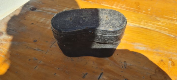 Binoclu cu etui vechi