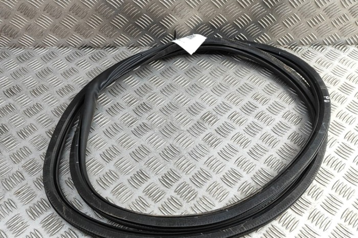 Garnitura ușă dreapta față OPEL MOKKA 2024 OEM: 9835740980 | 30760217