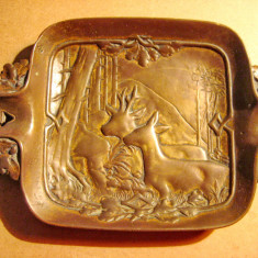 5525-Scrumiera veche Cerb-Caprioara bronz masiv anii 1900 in stare buna.