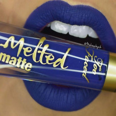 Ruj lichid mat Too Faced Melted Matte Nuanta Who`s Zoomin Who foto