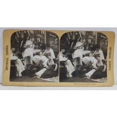 TINERE CANTAND IN CAMERA , LA COLEGIU , FOTOGRAFIE STEREOSCOPICA , INCEPUTUL SECOLULUI XX