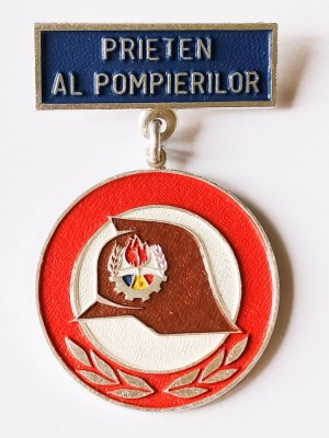 INSIGNA PRIETEN AL POMPIERILOR ALUMINIU VOPSIT DIAMETRU 30 MM IMPRIMAREA PE VERSO TIP CUB PIONIER PIONERESC IMPECABILA ( CITITI DESCRIEREA ) foto