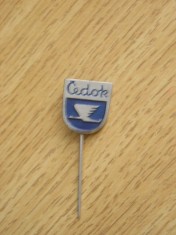 QW9 L 63 - insigna - tematica turism - inscriptia Cedok - Cehia