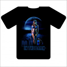 Tricou Amphibious Outfitters In The Dark foto