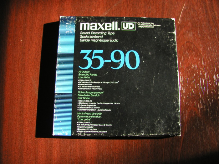 MAXELL-Banda UD XL 35-90, 1800 ft/550 m, pe rola plastic 18 cm Philips,excelenta