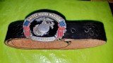 G261-Pafta vintage United States Marines Retired cu curea Mexico firma Siskiyou Buckle Co V6 USA 1992 Oregon. Metal colorat.