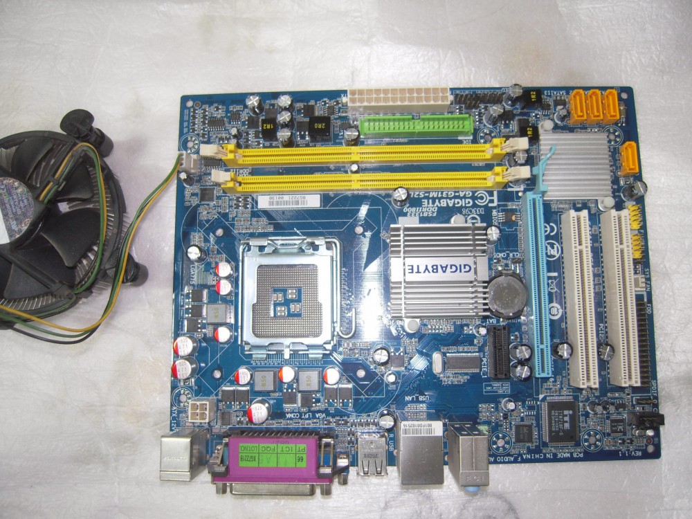 Placa de baza Gigabyte 2, Pentru INTEL, LGA 775, DDR2 | Okazii.ro