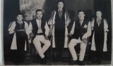 Fotografie tip carte postala, grup de copii in straie populare din zona Ardealului, perioada interbelica