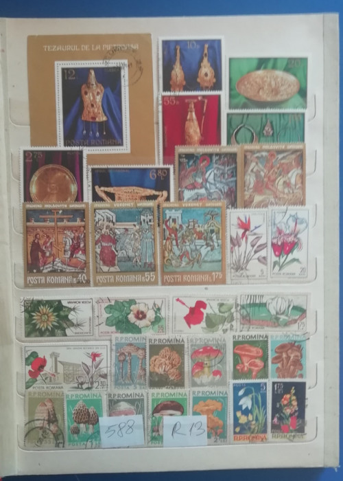 M2 - Clasor foarte vechi - 13 - contine 588 timbre romanesti obliterate