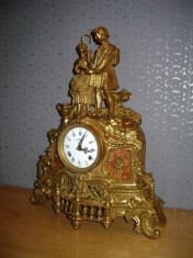 Ceas Semineu Bronz Su Statueta Romeo Si Iulia