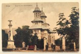 Azuga - Biserica cu monumentul 1914 printata, spate divizat, circulata