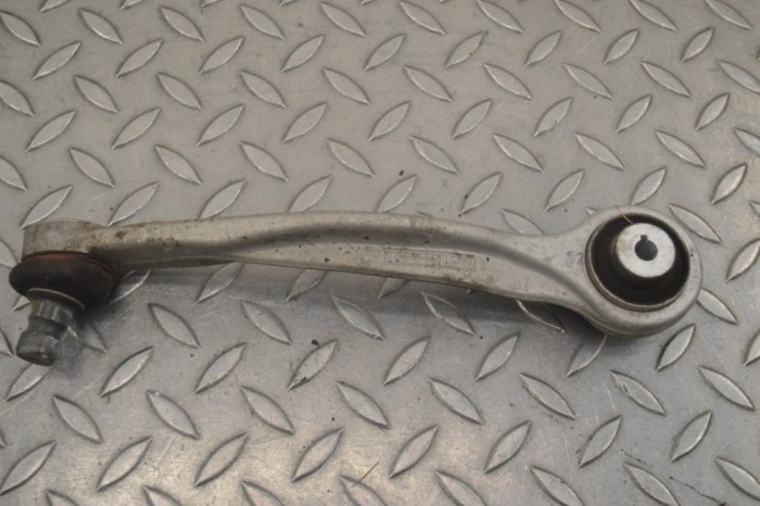 Braț superior st&acirc;nga față AUDI Q5 FY 2021 OEM: 4M0407509B 25103522