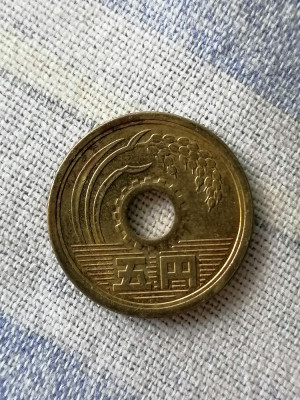 MONEDA - 5 YEN -JAPONIA foto