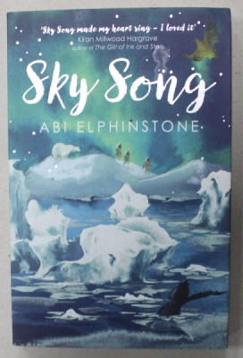 SKY SONG by ABI ELPHINSTONE , 2018, PREZINTA PEGINI CU DEFECTE LA COLTURI * foto